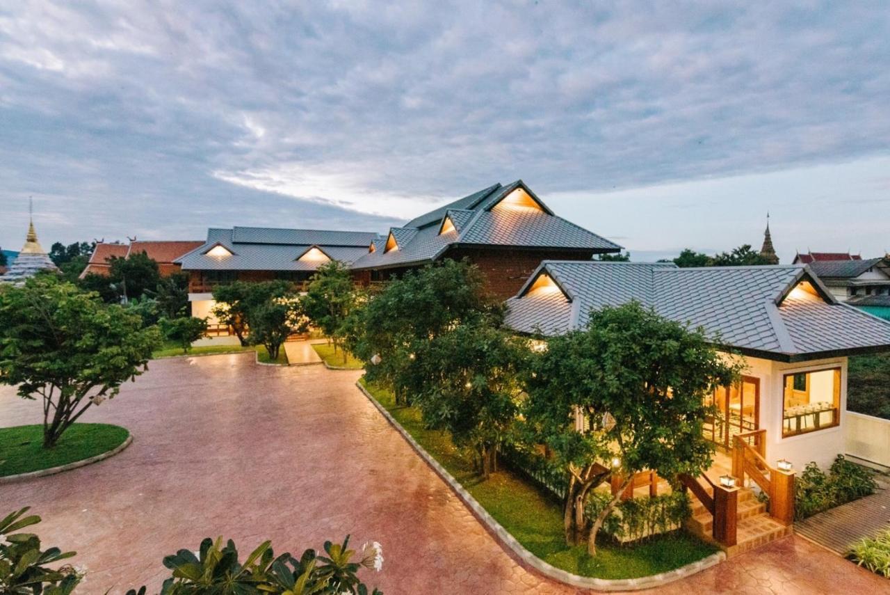 Huen Him Kong Hotel Phrae Exterior photo