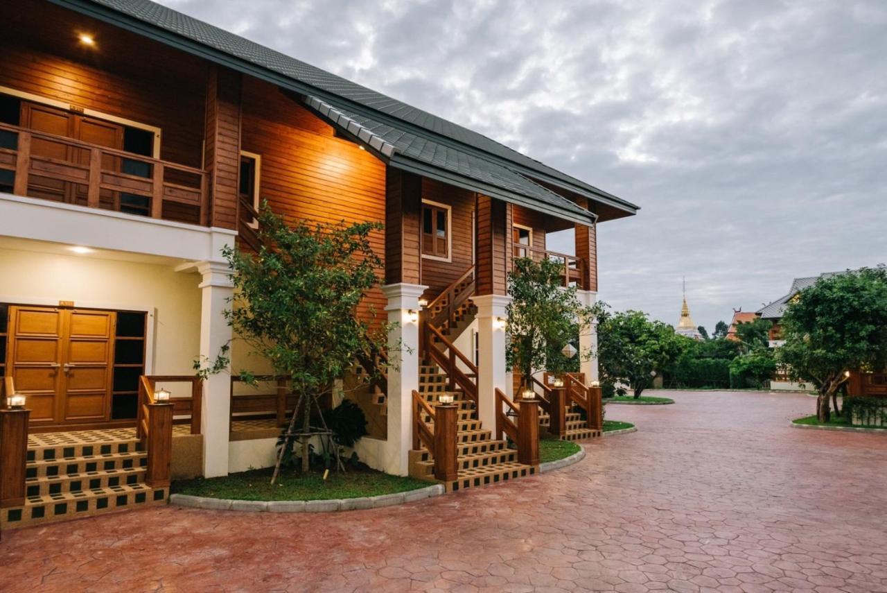 Huen Him Kong Hotel Phrae Exterior photo